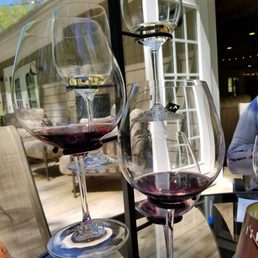 Samples of wine! Samples of wine!