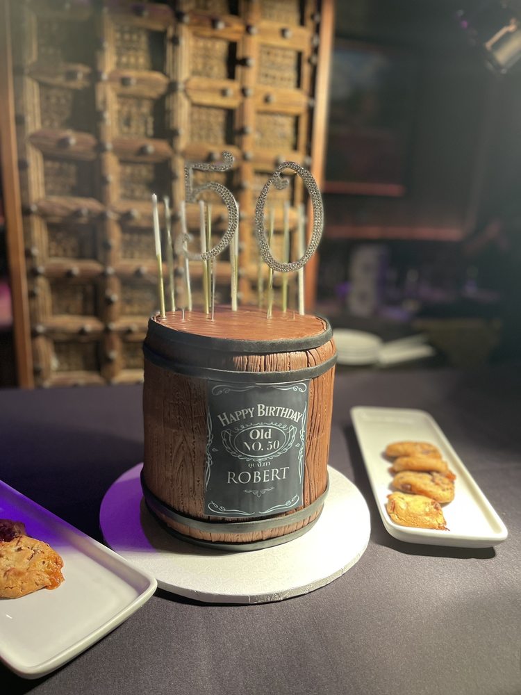 CUSTOM CAKES OF CALIFORNIA Updated August 2024 11 Photos