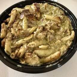 Pesto Chicken Pasta with onions and creamy pesto sauce. It's awesome Pesto Chicken Pasta with onions and creamy pesto sauce. It's awesome