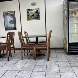 Island Take Away And Dining - Dining area
