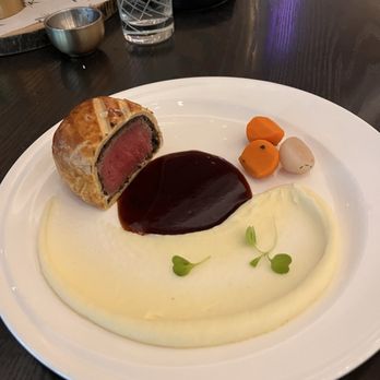 Gordon Ramsay Hell's Kitchen - Beef Wellington - New American Near Me - Miami, Florida Gordon Ramsay Hell's Kitchen - Beef Wellington - New American Near Me - Miami, Florida