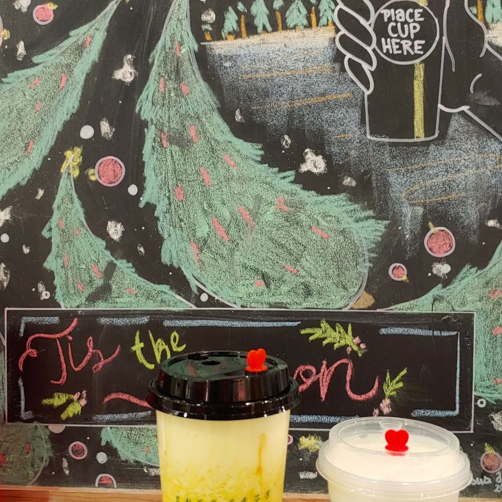 Elitea - Golden Pineapple Green Tea (L) and Taro milk tea w/ cheese top (R) - Bubble Tea Near Me - Schaumburg, Illinois Elitea - Golden Pineapple Green Tea (L) and Taro milk tea w/ cheese top (R) - Bubble Tea Near Me - Schaumburg, Illinois