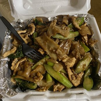 Johnny Wokker - Pad See Ew. This was so good. - Asian Fusion Near Me - Stockton, California Johnny Wokker - Pad See Ew. This was so good. - Asian Fusion Near Me - Stockton, California