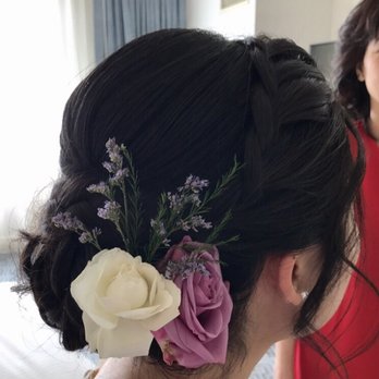 Soyi Makeup & Hair - Wedding 9/3/17: Fresh flowers stayed in all day! - Makeup Artists Near Me Soyi Makeup & Hair - Wedding 9/3/17: Fresh flowers stayed in all day! - Makeup Artists Near Me