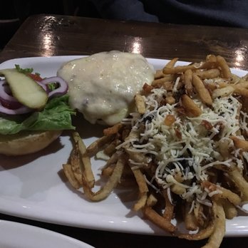 Union Social Eatery - Gastropubs Near Me - Toronto, Ontario