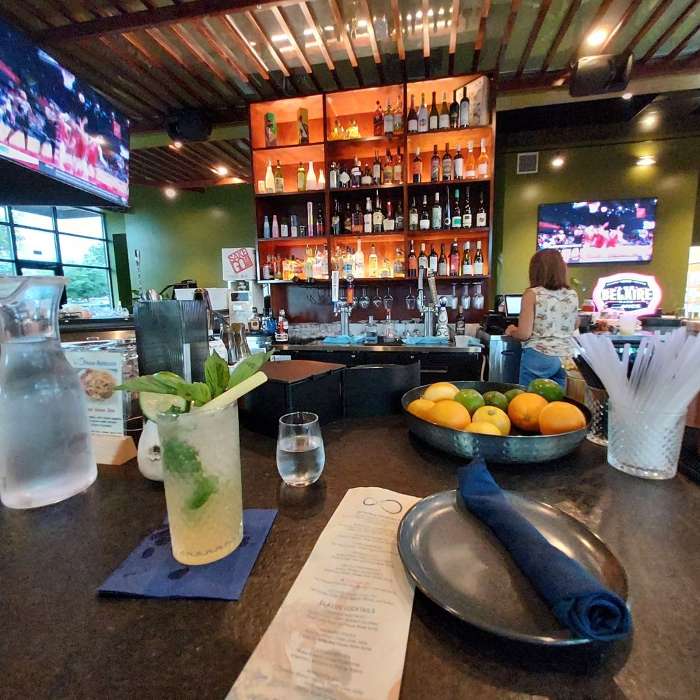 Super Sap's Fine Thai Cuisine - Bar area - Thai Near Me - Cedar Park, Texas