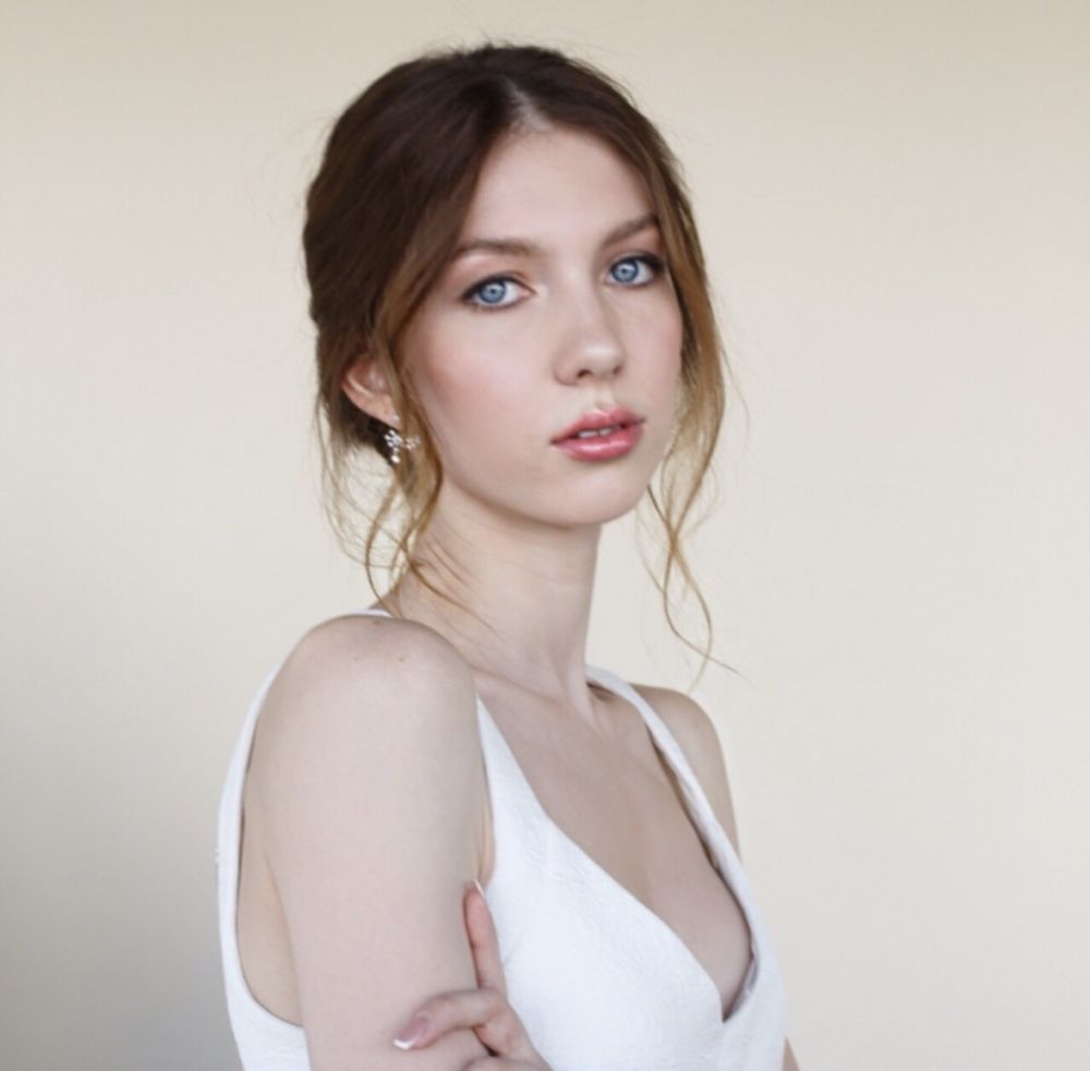 Svetlana Labuzova Bridal Make-up & Hair Logo
