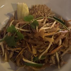 Beef pad thai