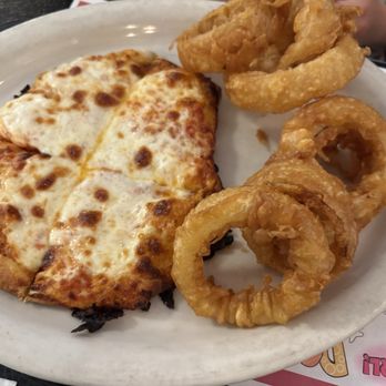 Dalts American Grill - Kids Cheese Pizza & Onion Rings - American Near Me - Nashville, Tennessee Dalts American Grill - Kids Cheese Pizza & Onion Rings - American Near Me - Nashville, Tennessee