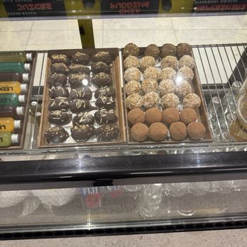 Leemoo Health Bar - Chocolate covered dates and energy balls - Juice Bars & Smoothies Near Me - Houston, Texas Leemoo Health Bar - Chocolate covered dates and energy balls - Juice Bars & Smoothies Near Me - Houston, Texas