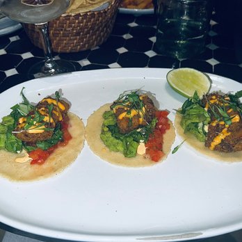 Domingo - Baja Fish Taco - Cocktail Bars Near Me - San Antonio, Texas