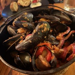 St. Arnold's Mussel Bar - Italian Mussel Pots & Bread