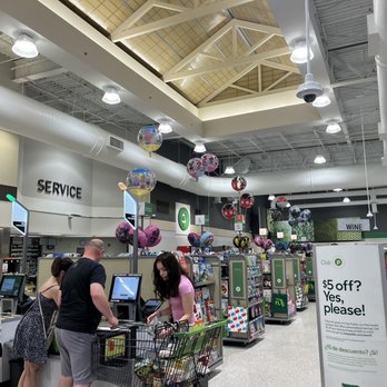Publix - Interior - Grocery Near Me - Kissimmee, Florida Publix - Interior - Grocery Near Me - Kissimmee, Florida