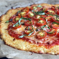 Sugar Free Queen by Karin Adoni - Cauliflower Crust Pizza - 42 Day Clean Eating Program