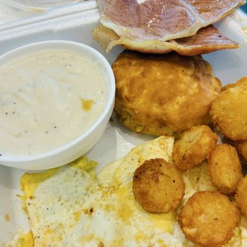 Hardee's - $6.50 breakfast platter with Ham, Biscuits with Sausage gravy, Fried egg and mini hash browns - Burgers Near Me - Davenport, Florida Hardee's - $6.50 breakfast platter with Ham, Biscuits with Sausage gravy, Fried egg and mini hash browns - Burgers Near Me - Davenport, Florida