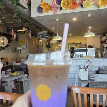Dandelion Cafe - Bellaire - Ube Latte - Coffee & Tea Near Me - Bellaire, Texas