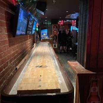 Barney's Beanery - Shuffle board and foosball in the back - Breakfast & Brunch Near Me - Westwood, California