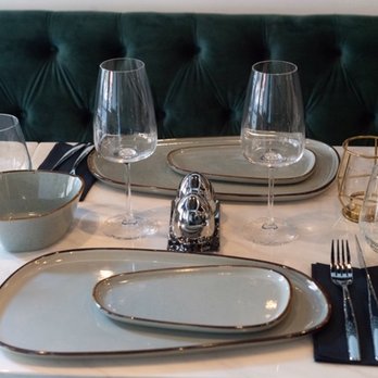 Eli’s Restaurant - Table setting - French Near Me - London, XGL