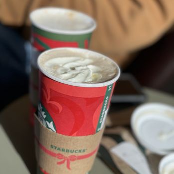 Starbucks - Venti latte - Coffee & Tea Near Me - Pewaukee, Wisconsin