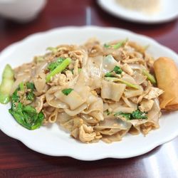 Malee Thai by Sriracha - Pad See Ew with chicken