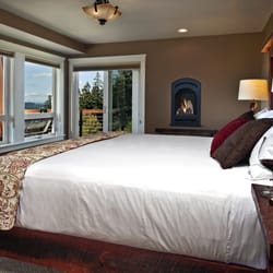 Chehalem Ridge Bed & Breakfast - The High Desert Suite has a fireplace and large private deck with sweeping valley views.
