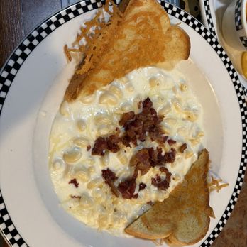 Black Bear Diner Sunnyvale - White Cheddar Mac & Cheese with toast - Breakfast & Brunch Near Me - Sunnyvale, California Black Bear Diner Sunnyvale - White Cheddar Mac & Cheese with toast - Breakfast & Brunch Near Me - Sunnyvale, California