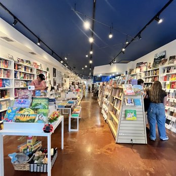 Writer's Block Bookstore - Bookstores Near Me - Winter Park, Florida Writer's Block Bookstore - Bookstores Near Me - Winter Park, Florida