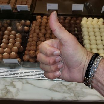 Läderach chocolatier suisse - Chocolatiers & Shops Near Me - Sunrise, Florida Läderach chocolatier suisse - Chocolatiers & Shops Near Me - Sunrise, Florida
