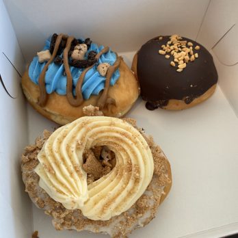 Five-O Donut Co - Cookie Dough, Peanut Butter Pie, and Cinnamon Toast Crunch - Donuts Near Me - Sarasota, Florida Five-O Donut Co - Cookie Dough, Peanut Butter Pie, and Cinnamon Toast Crunch - Donuts Near Me - Sarasota, Florida