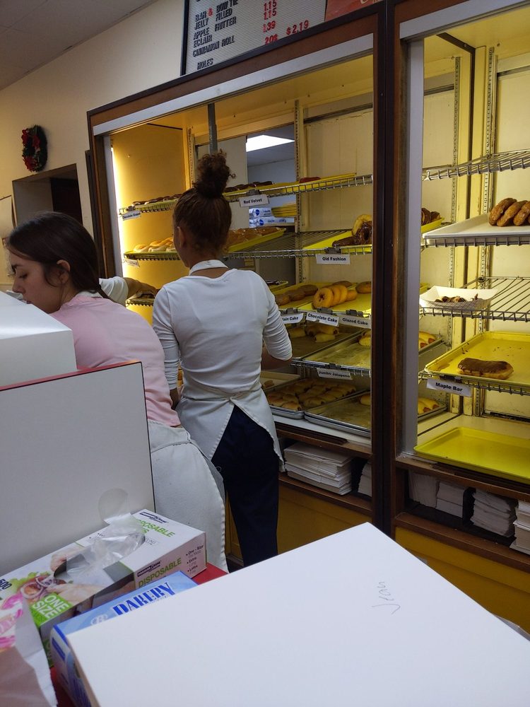 MAX’S DONUT SHOP 142 Photos & 294 Reviews 105 N Greenville Ave