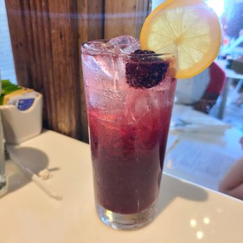 Briarpatch Restaurant - Bourbon blueberry lemonade - American Near Me - Winter Park, Florida