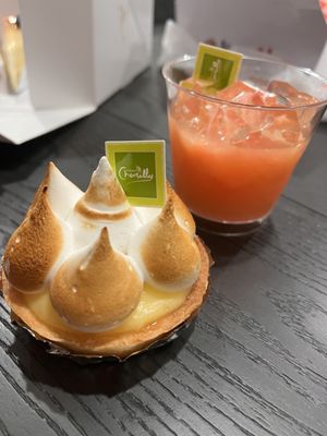 Pâtisserie Chantilly by null