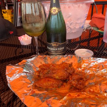 Dream Wings - Naked Wings with Big Buffalo - Chicken Wings Near Me - Houston, Texas Dream Wings - Naked Wings with Big Buffalo - Chicken Wings Near Me - Houston, Texas