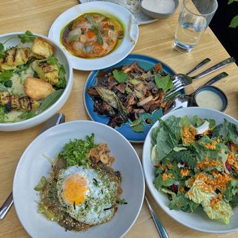 Lulu Bar - Steamed Lobster Dumplings, Grilled Atlantic Cod, Grilled Oyster Mushrooms, Kale Salad, Loco Moco - Cocktail Bars Near Me - Toronto, Ontario
