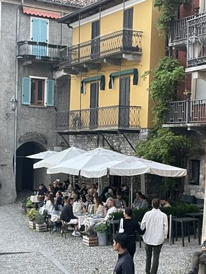 Caffe Varenna by null