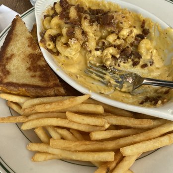 The Old Fashioned - Bacon Mac and cheese and Wisconsin Grilled Cheese - American Near Me - Madison, Wisconsin