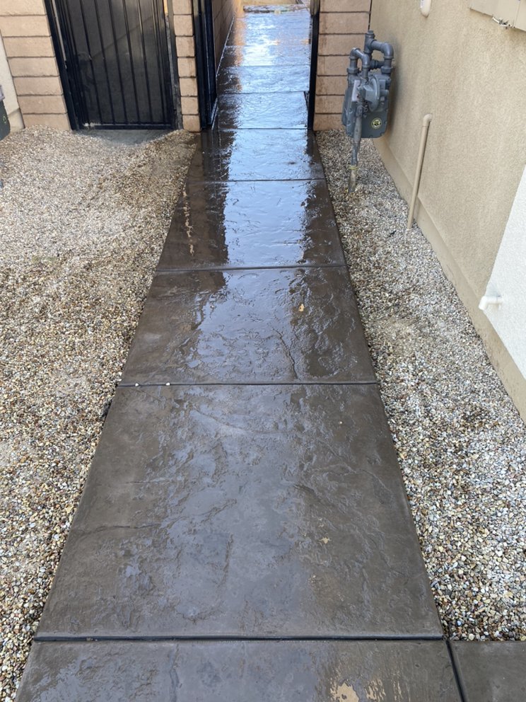 Slide of Legacy Concrete & Electrical