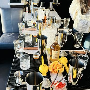 MixxieMixologist - Bartenders Near Me MixxieMixologist - Bartenders Near Me