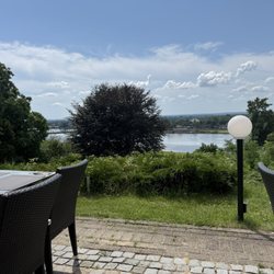 Elbterrasse - Aussicht über die Elbe