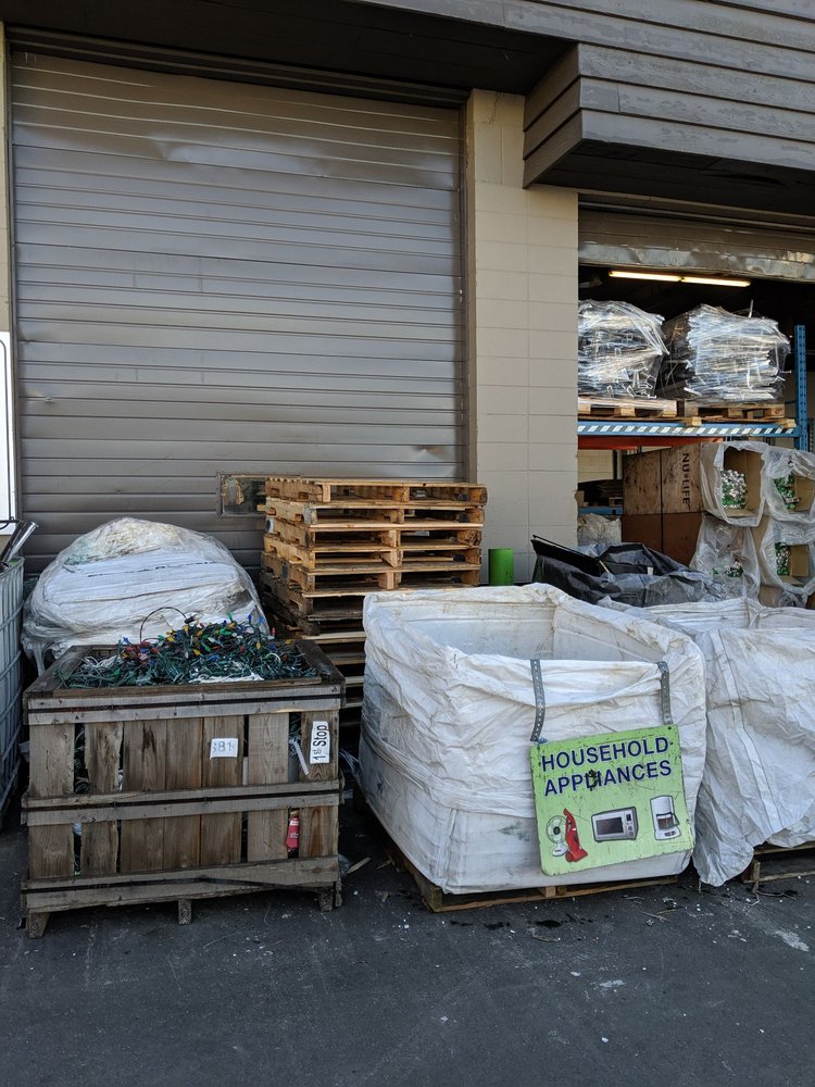 REGIONAL RECYCLING Updated September 2024 2876 Norland Avenue