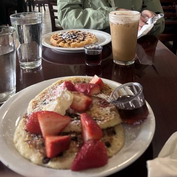 Miracle Mile Cafe - Chocolate chip pancakes and waffles - Breakfast & Brunch Near Me - San Rafael, California Miracle Mile Cafe - Chocolate chip pancakes and waffles - Breakfast & Brunch Near Me - San Rafael, California