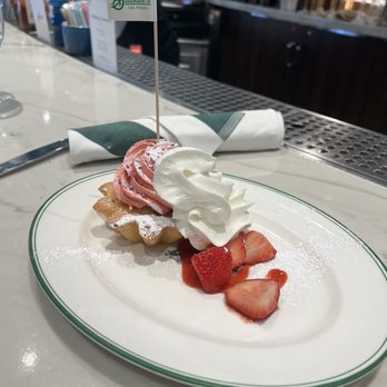 Sadelle's - Birthday desert - Breakfast & Brunch Near Me - Las Vegas, Nevada