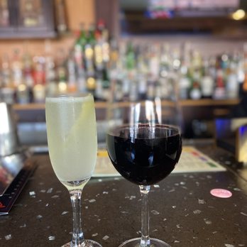 Sidebar Columbus - Gin drink and red wine - Lounges Near Me - Columbus, Ohio