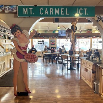 Thunderbird Restaurant - American Near Me - Mt. Carmel Junction, Utah