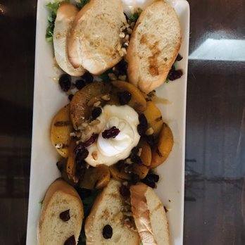 Anna Maries Winery & Cafe - Burrata Peach - delicious! - Wine Tasting Room Near Me - Butler, Pennsylvania