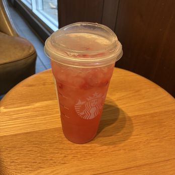 Starbucks - Strawberry lemonade - Coffee & Tea Near Me - Los Angeles, California Starbucks - Strawberry lemonade - Coffee & Tea Near Me - Los Angeles, California