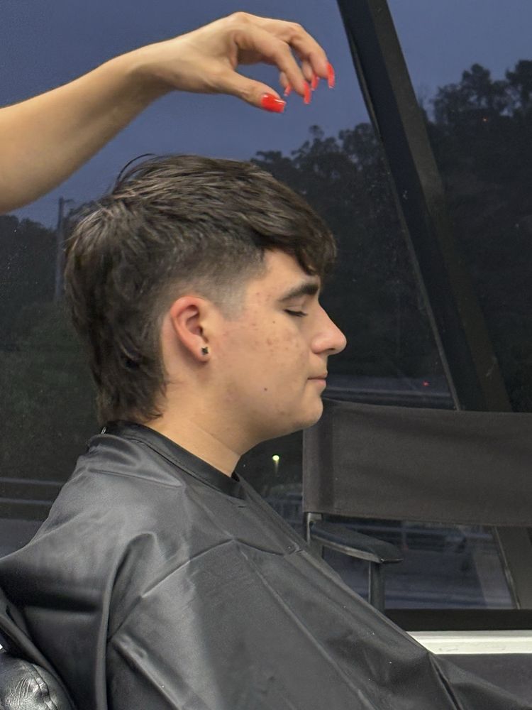 Grissel Esparza Logo