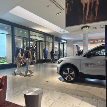 Dadeland Mall - Stuff everywhere - Shopping Centers Near Me - Miami, Florida Dadeland Mall - Stuff everywhere - Shopping Centers Near Me - Miami, Florida