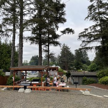 Gravity Haus Westport - Open outdoor kitchen - Hotels Near Me - Westport, Washington