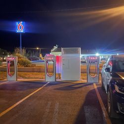 Tesla Supercharger - In front of Motel 6